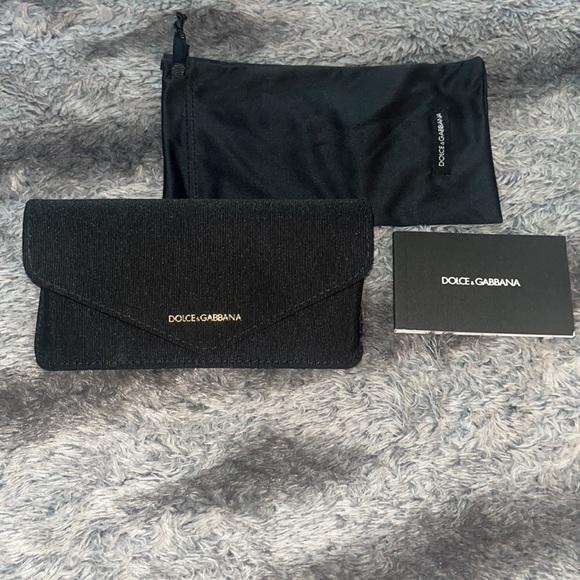 Dolce & Gabbana cat eye sunglasses! - Picture 5 of 6